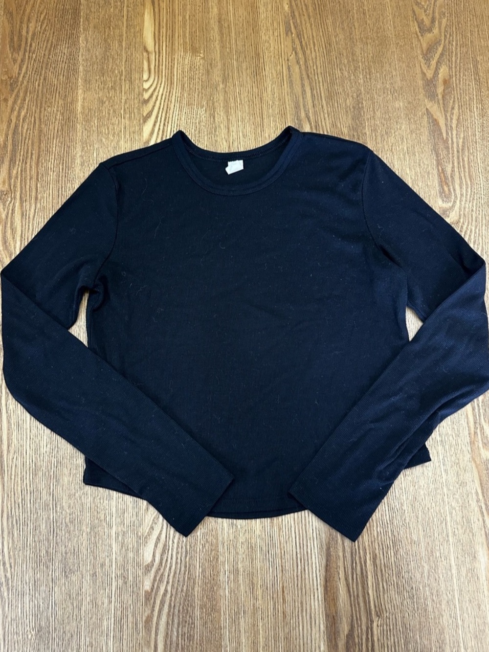 Old Navy Girls UltraLite Go-Dry long sleeve shirt in Black - XL (14-16)